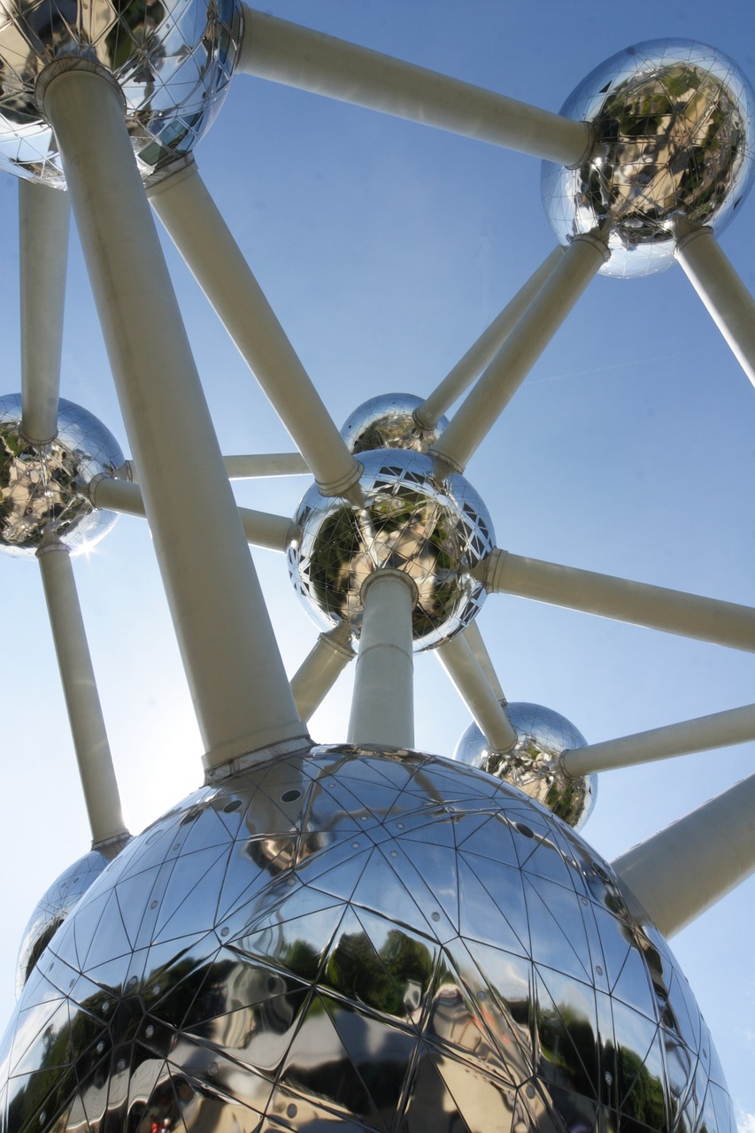 atomium, brussels, belgium, bonds, atom, iron, molecule, city, travel, sphere, shiny, reflection, geometry, atomium, molecule, molecule, molecule, molecule, molecule-3254408.jpg